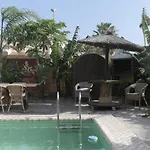 Amigos Nest بيت شباب La Mareta