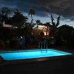 بيت شباب Amigos Nest