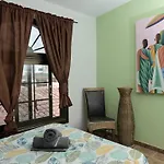 Amigos Nest بيت شباب La Mareta