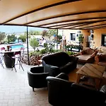 Amigos Nest بيت شباب La Mareta