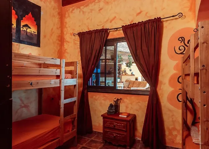 Amigos Nest Hostel La Mareta