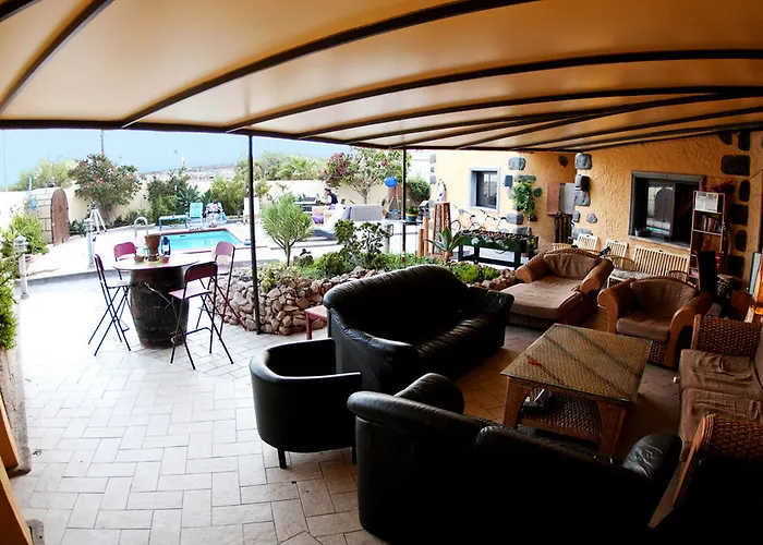 Amigos Nest Hostel La Mareta