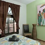 Amigos Nest Hostel *