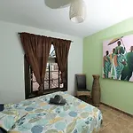 Amigos Nest Hostel La Mareta