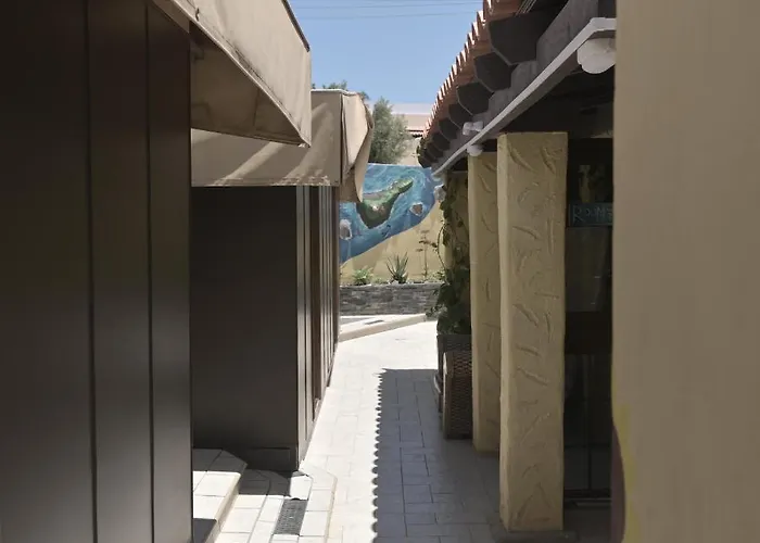 Amigos Nest Hostel La Mareta