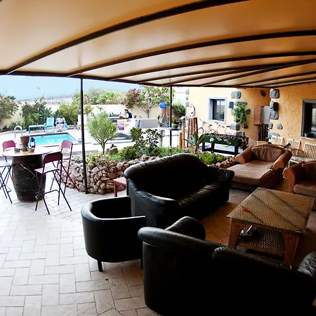 Amigos Nest بيت شباب La Mareta