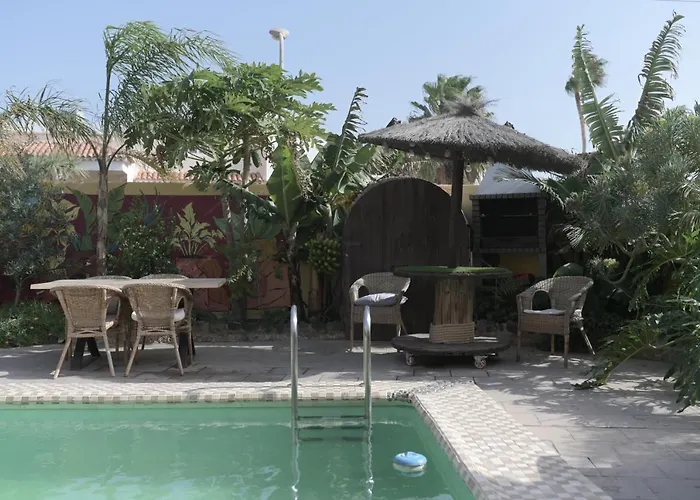 Amigos Nest Hostel La Mareta